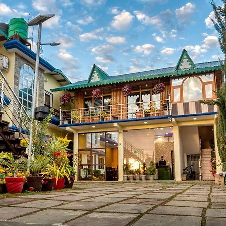 The Walnut Creek Hotel Bhīm Tāl Buitenkant foto