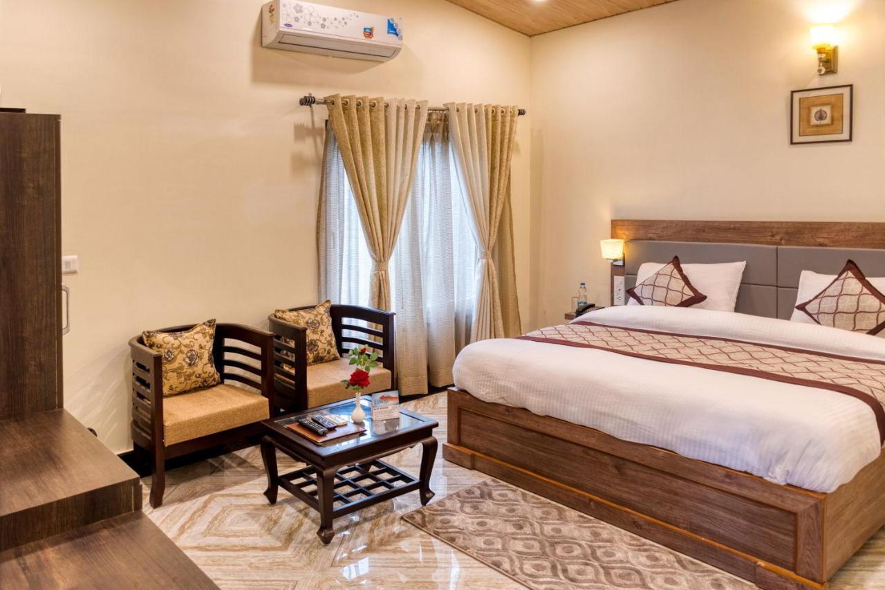 The Walnut Creek Hotel Bhīm Tāl Buitenkant foto