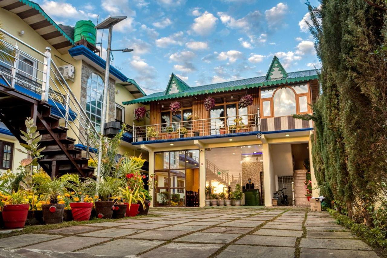 The Walnut Creek Hotel Bhīm Tāl Buitenkant foto