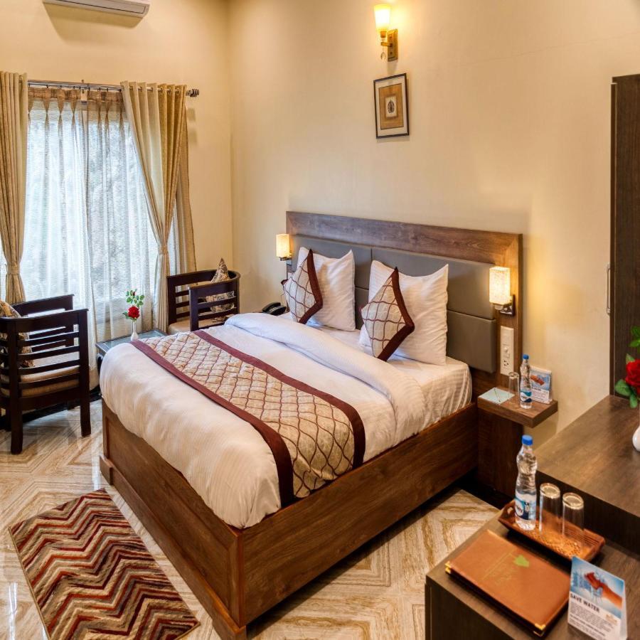 The Walnut Creek Hotel Bhīm Tāl Buitenkant foto