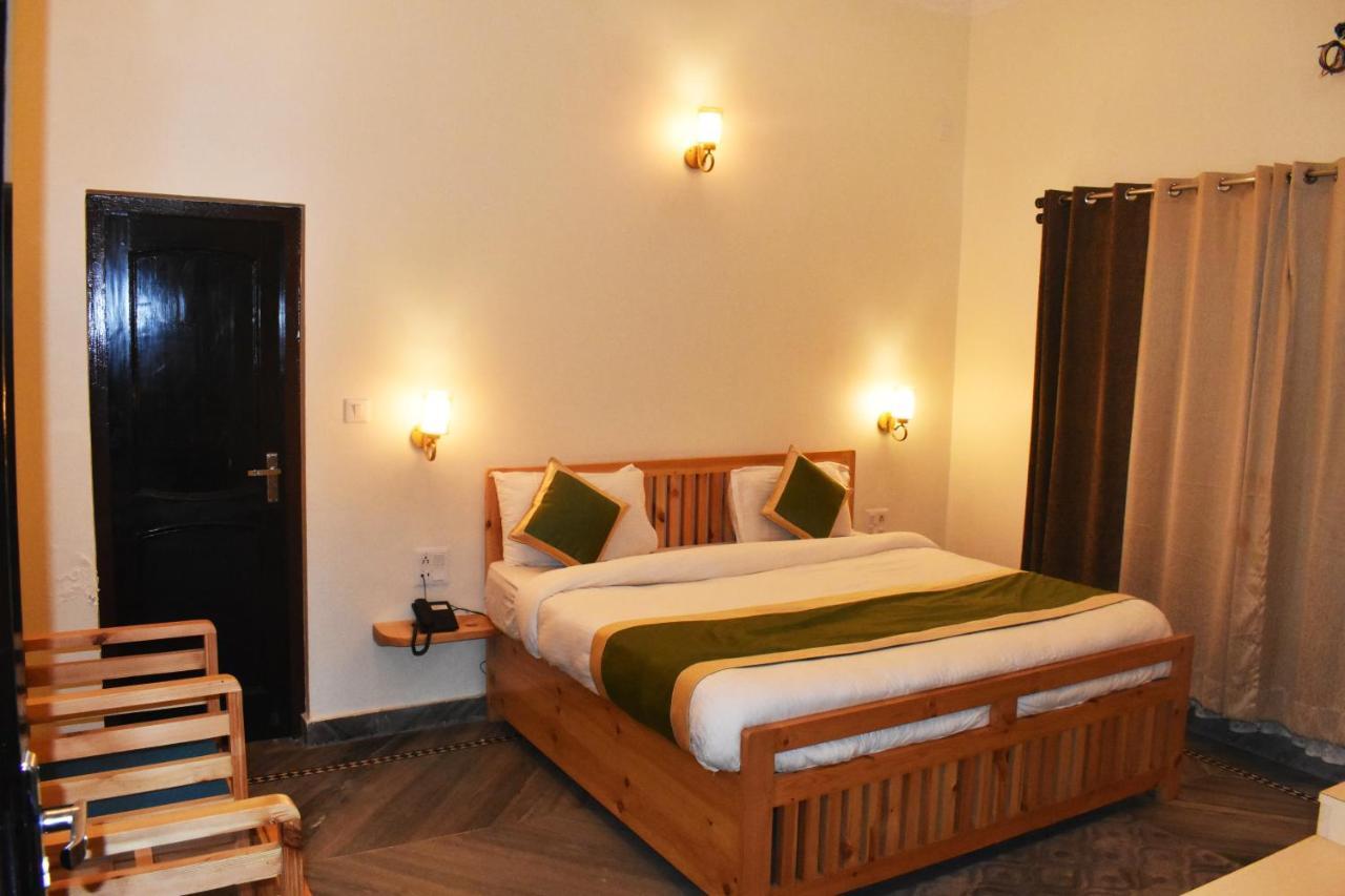 The Walnut Creek Hotel Bhīm Tāl Buitenkant foto