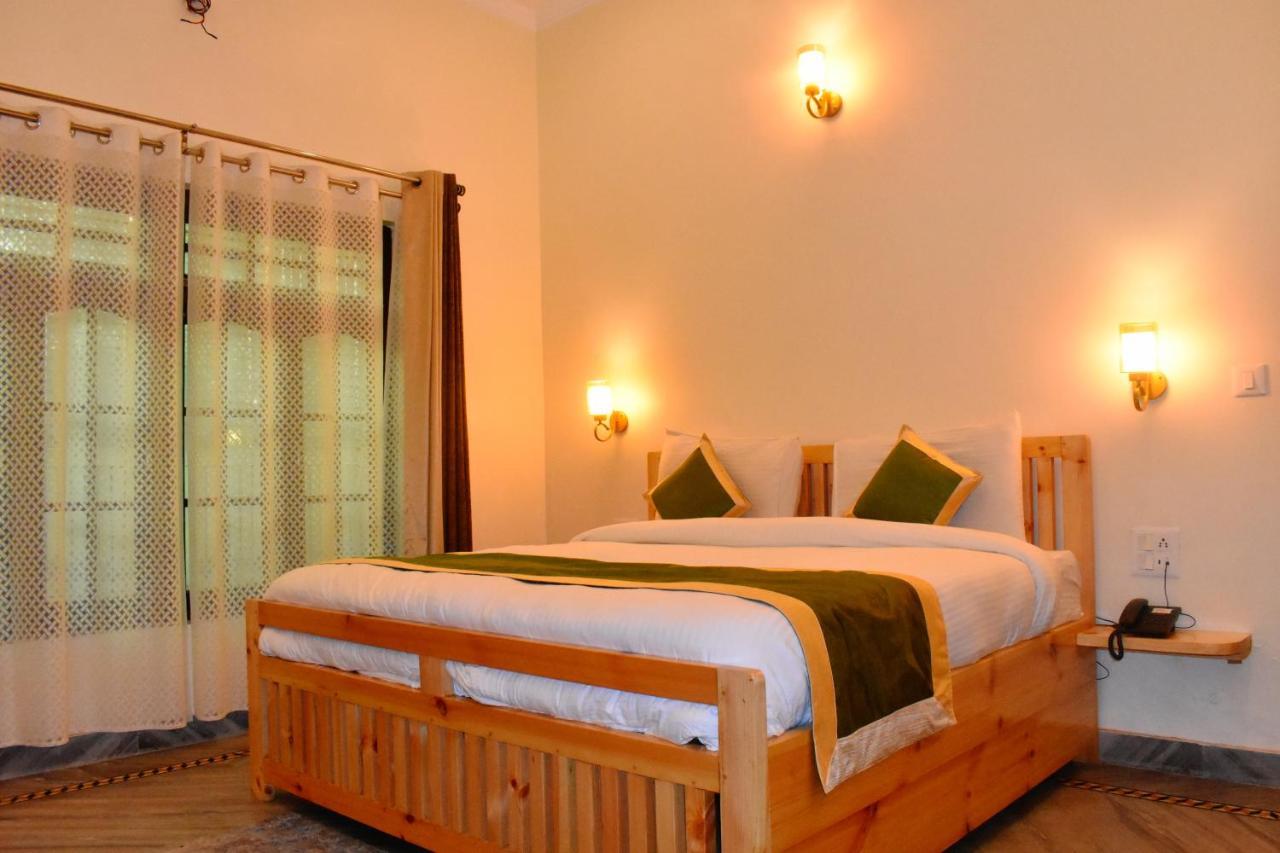 The Walnut Creek Hotel Bhīm Tāl Buitenkant foto