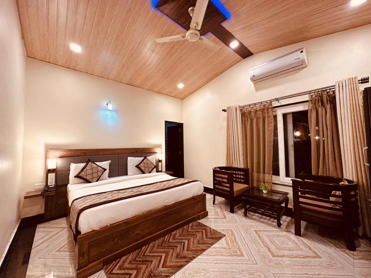 The Walnut Creek Hotel Bhīm Tāl Buitenkant foto