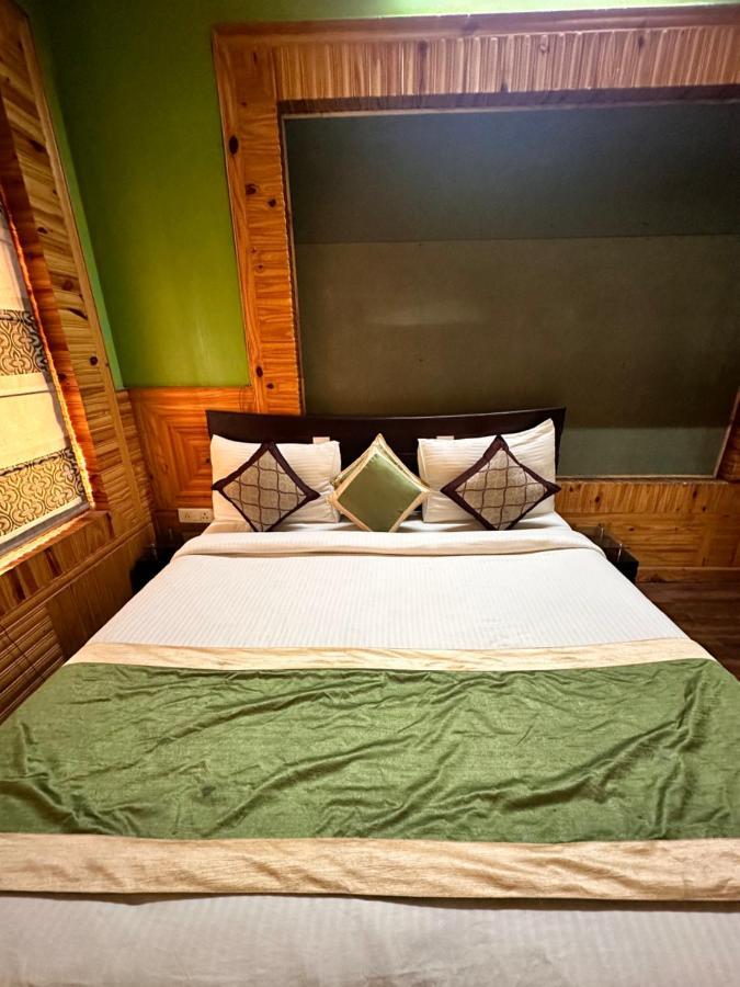 The Walnut Creek Hotel Bhīm Tāl Buitenkant foto