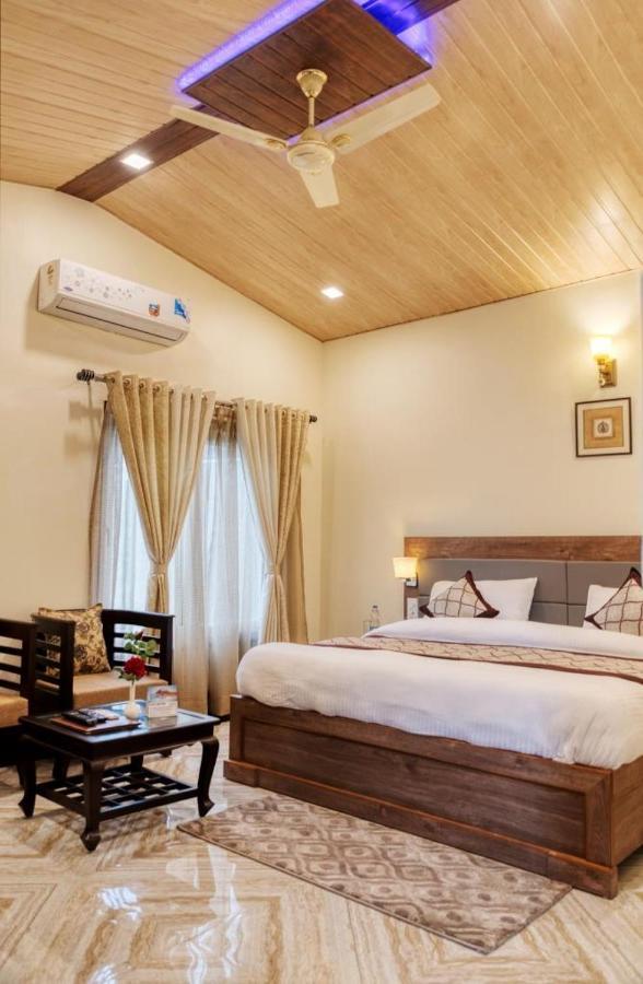 The Walnut Creek Hotel Bhīm Tāl Buitenkant foto