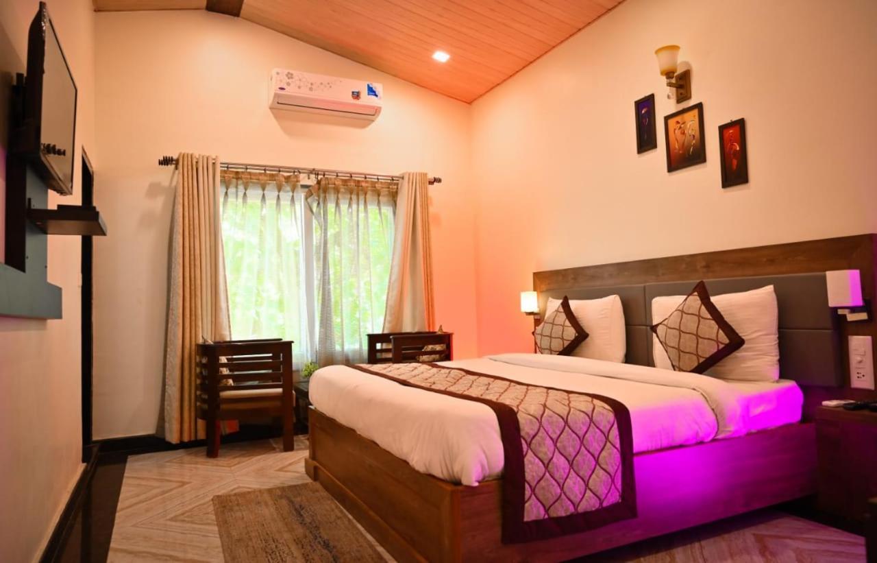 The Walnut Creek Hotel Bhīm Tāl Buitenkant foto