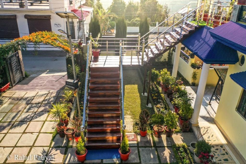 The Walnut Creek Hotel Bhīm Tāl Buitenkant foto