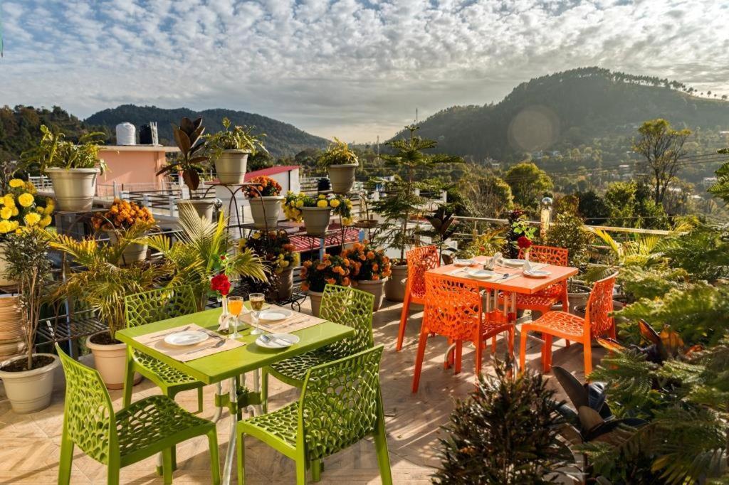 The Walnut Creek Hotel Bhīm Tāl Buitenkant foto